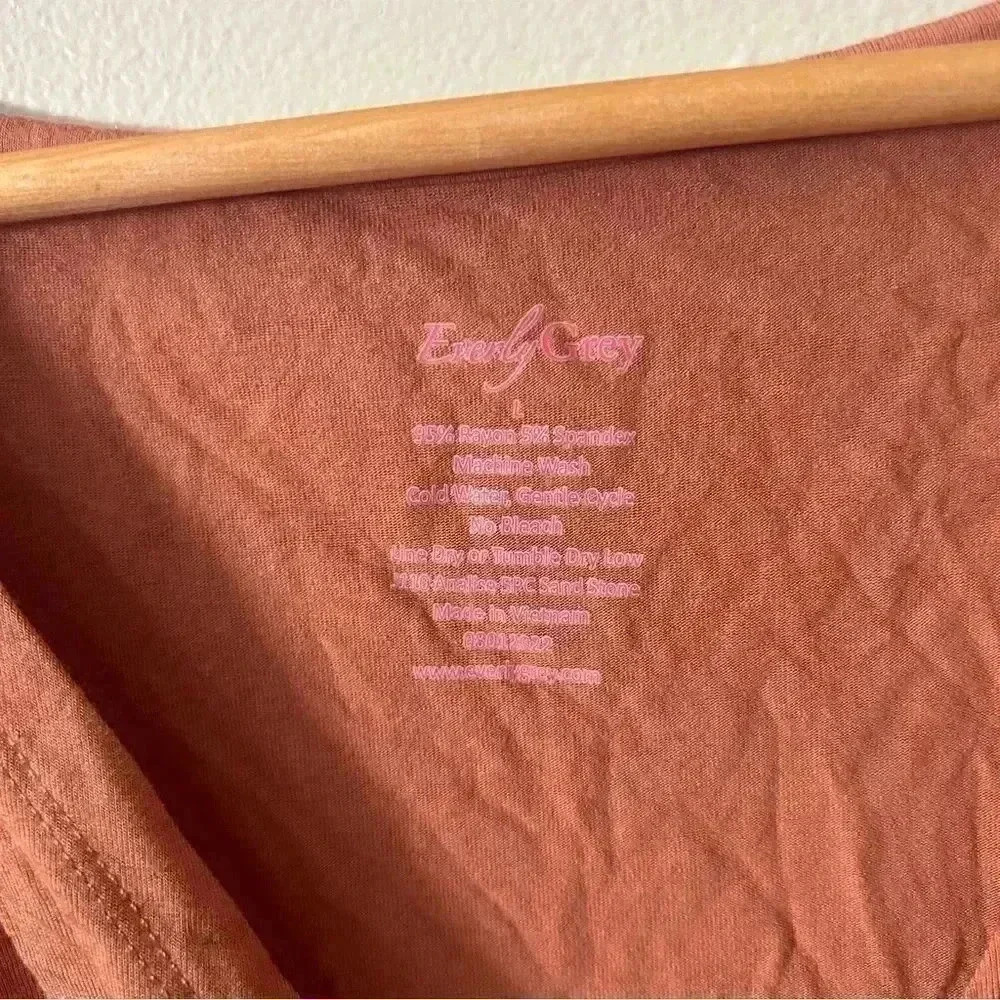 NWOT Everly Grey Nursing Top L - Picture 4 of 5